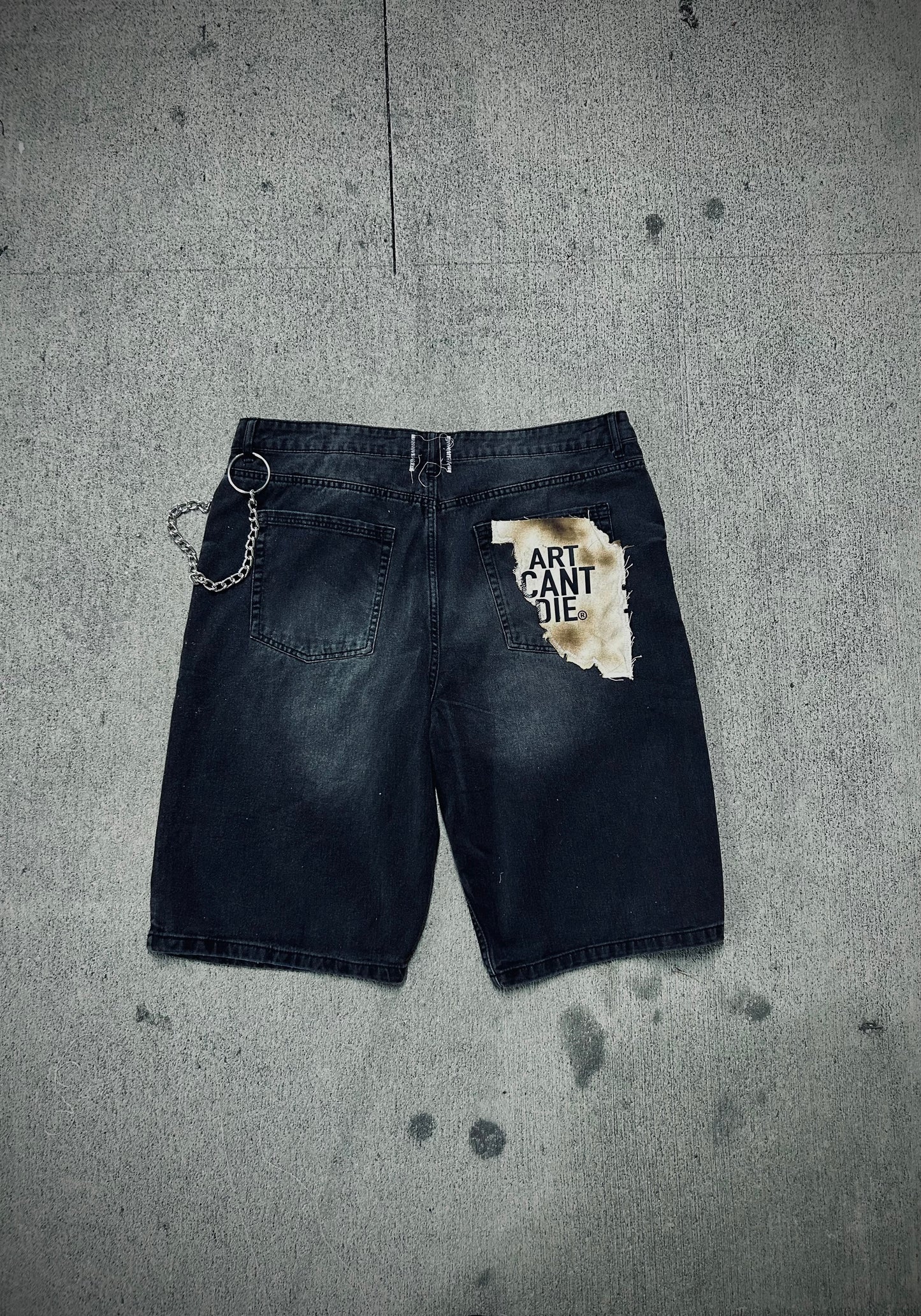 “Staple IHASCA” Jorts